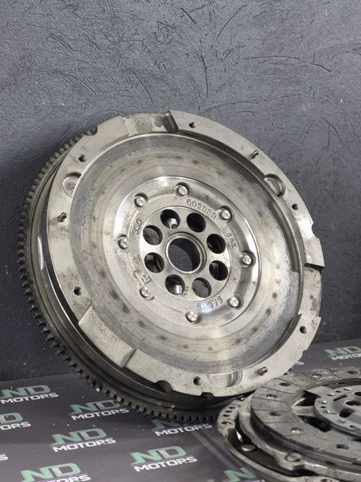 Зчеплення 2.0 Laguna Espace Qashqai X-trail Megane Trafic Маховик