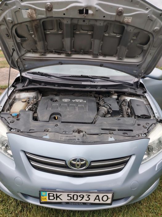 Продам Toyota Corolla 2008 рв 1.6 бензин газ, диски легкосплавні  205/55 R16