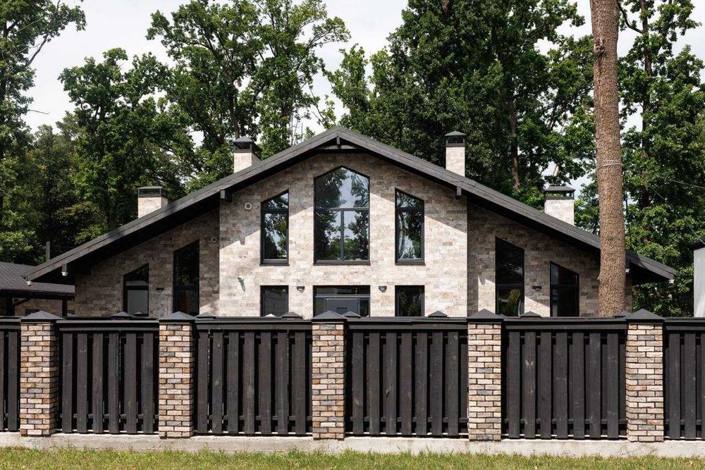 Одноповерховий БУДИНОК з терасою в котеджному містечку. БУЧА!