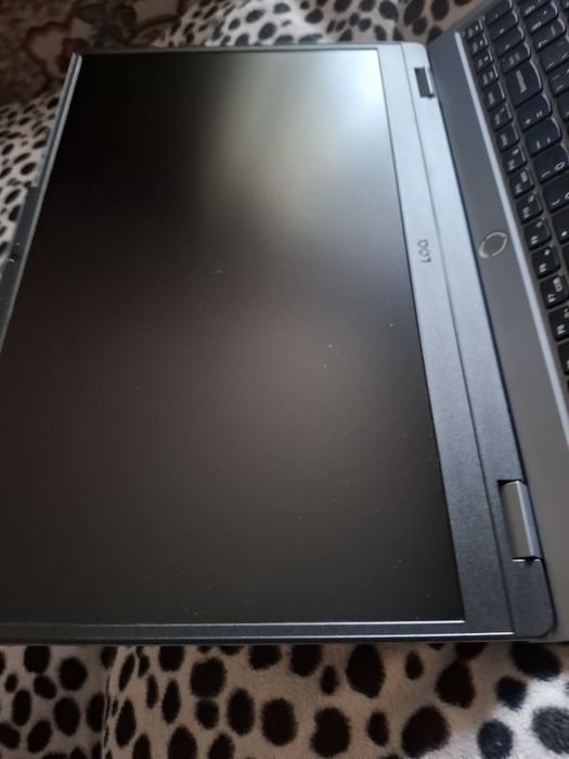 Продам ігровий ноутбук Lenovo LOQ 15IAX9 (83GS00MVRA) — стан як новий