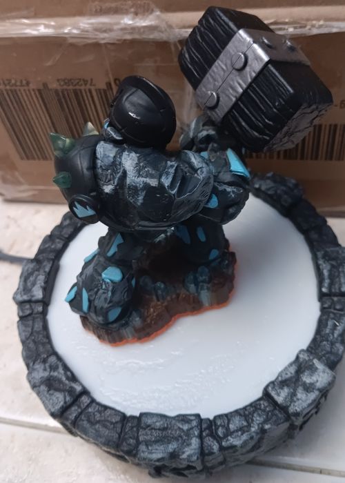 Boneco  Skylanders Giants: Granite Crusher + Portal