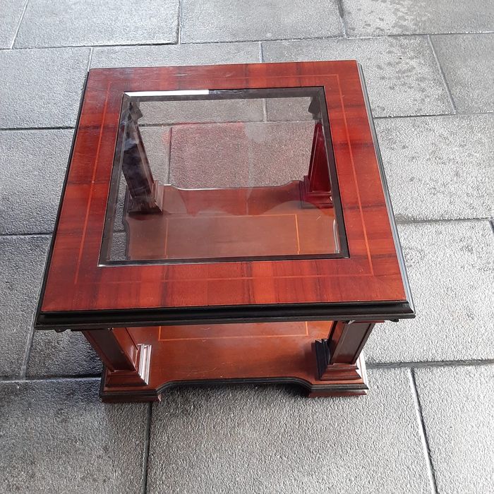 Mesa de apoio a sufá