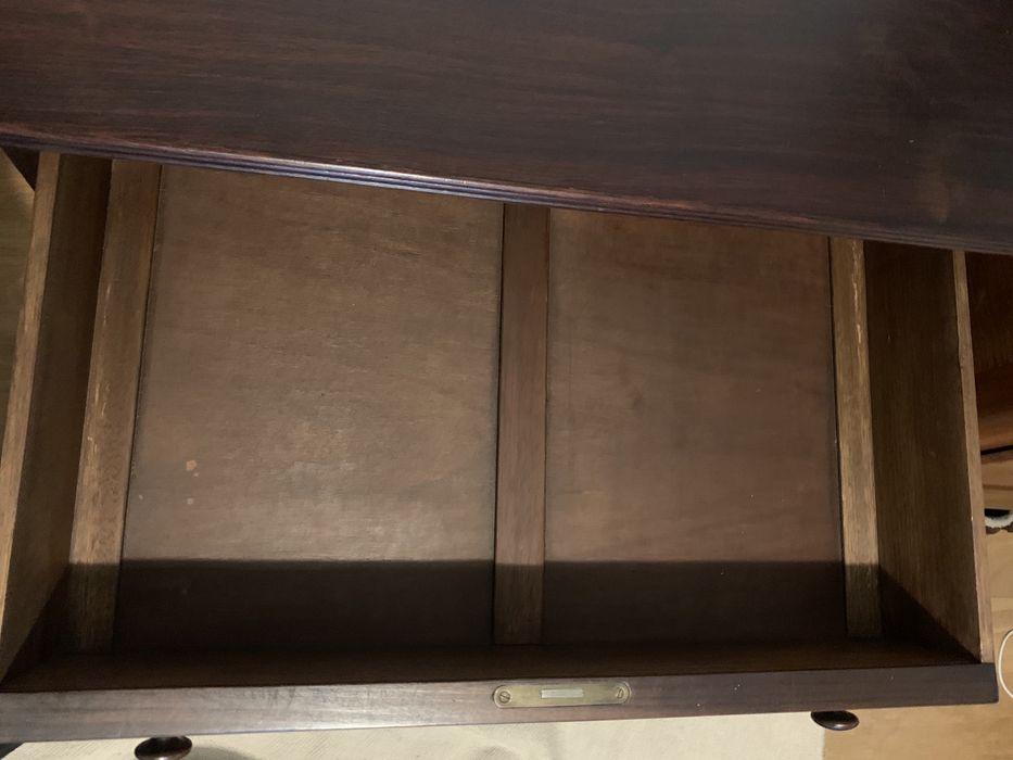 Móvel tipo camiseiro