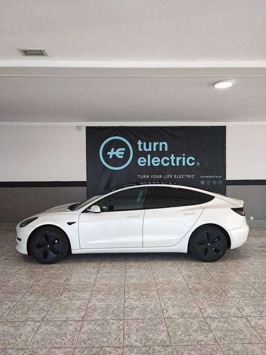 Tesla Model 3 Standard Range Plus RWD