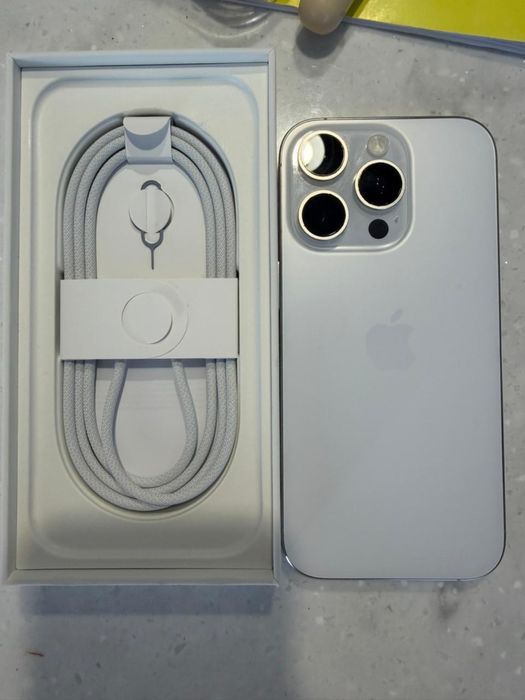 Iphone 16 Pro , 256 з Sim картою