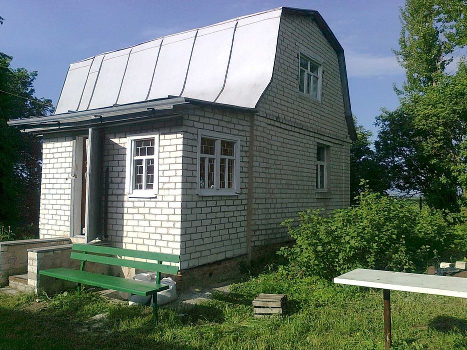 Продам дачу в селі Городище, та 60сот землі.