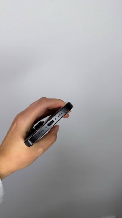 Apple iPhone 16 Pro 128GB Black Titanium 90% Neverlock