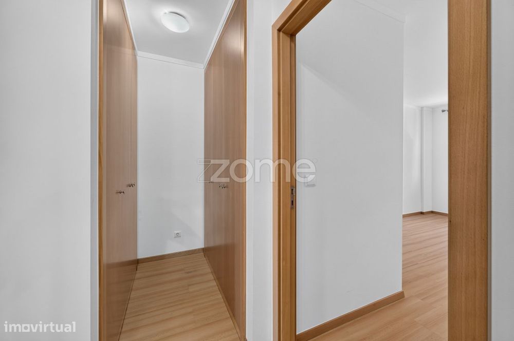 Apartamento T2 mobilado para arrendamento no Lumiar – Alta de Lisboa