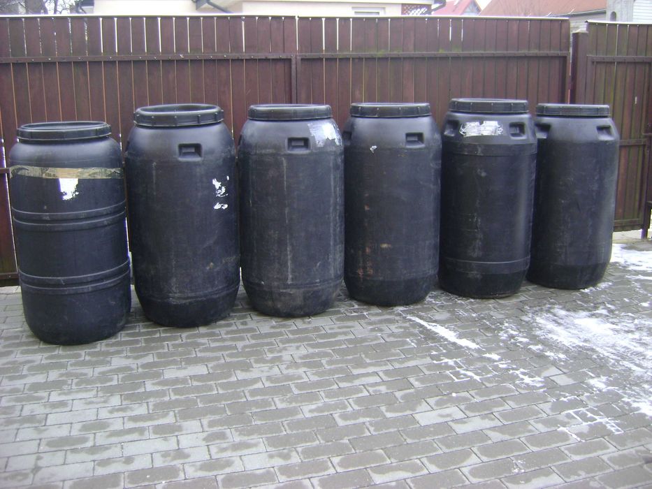 czarne beczki 250l na deszczowke szambo wode po produktach spozywczych