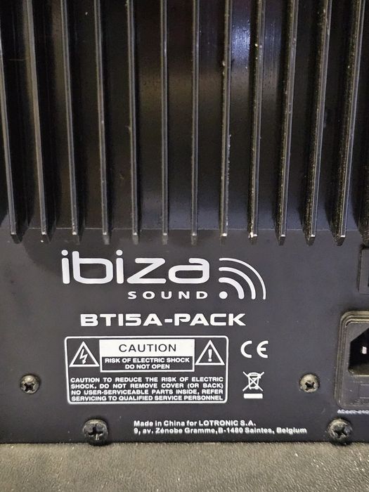 Par de colunas amplificadas 15″ 500W – USB / BT / SD – IBIZA