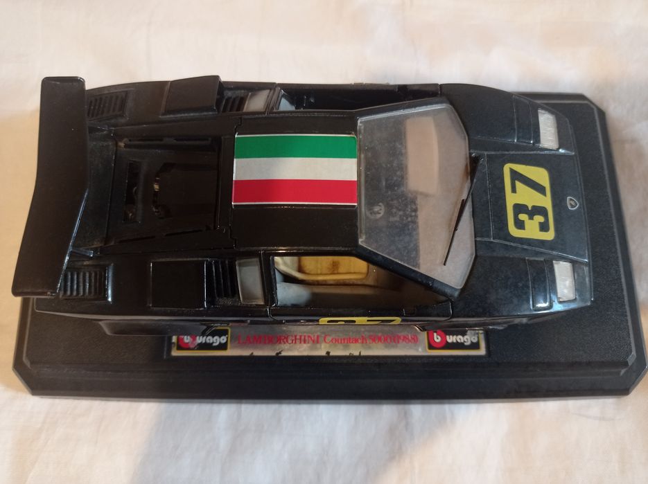 Carros miniatura de coleção