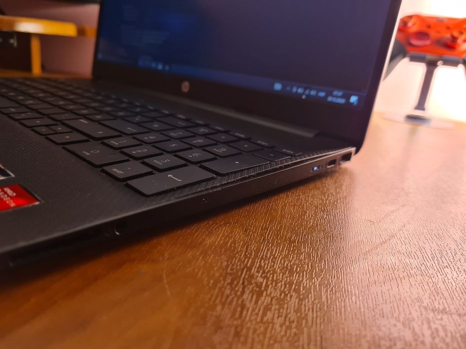 HP Laptop 15s AMD 3 3250u 8/128