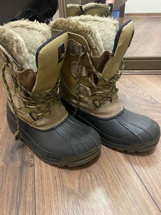 Ботинки CANADIAN зимние ( непромокаемые )  37 р.               .