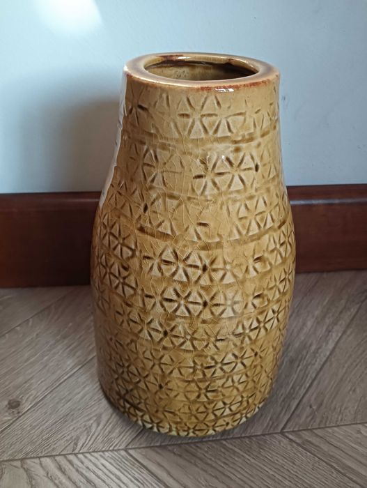 Wazon ceramiczny miodowy ze wzorem