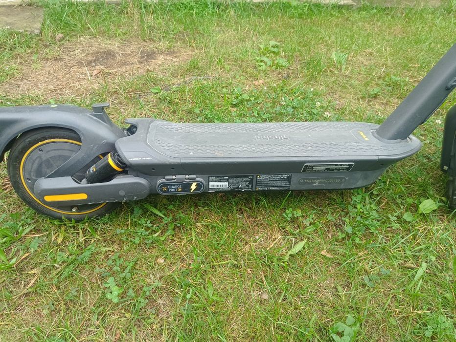 Hulajnoga elektryczna Segway nineboot g30