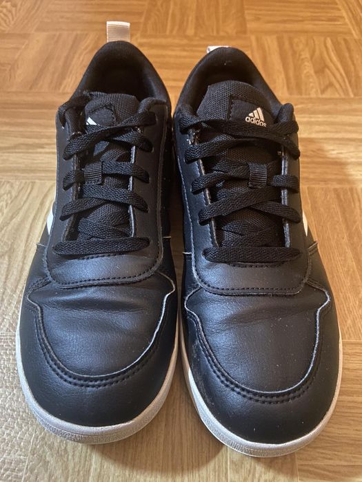 Adidas кроси 38 розмір