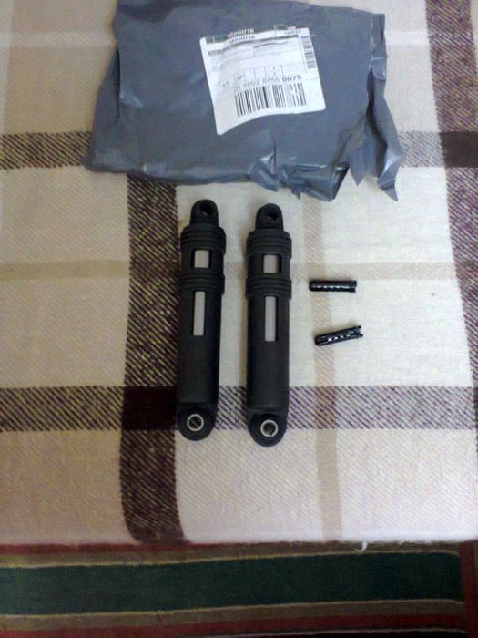 продам  амортизаторы на стиральную  машину  ИНДЕЗИТ