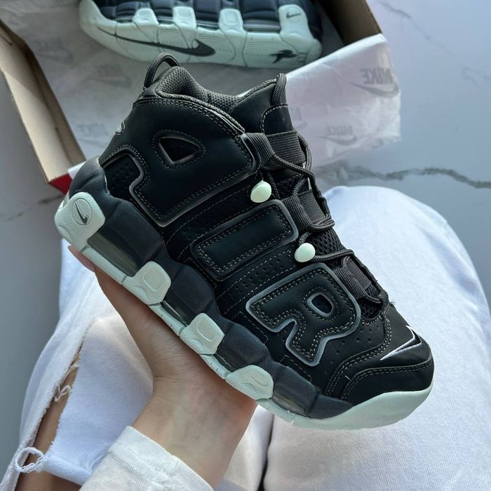 8 кольорів (36-45) Nike Air More Uptempo: 2 699 грн. - Кросівки