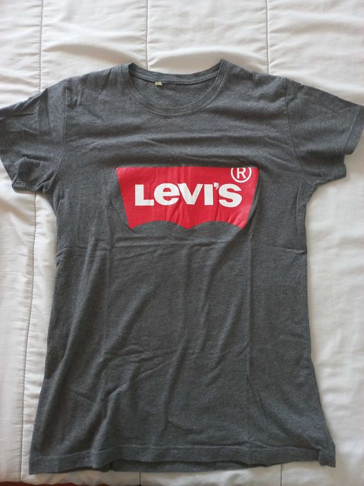 T-shirt Levis tamanho S