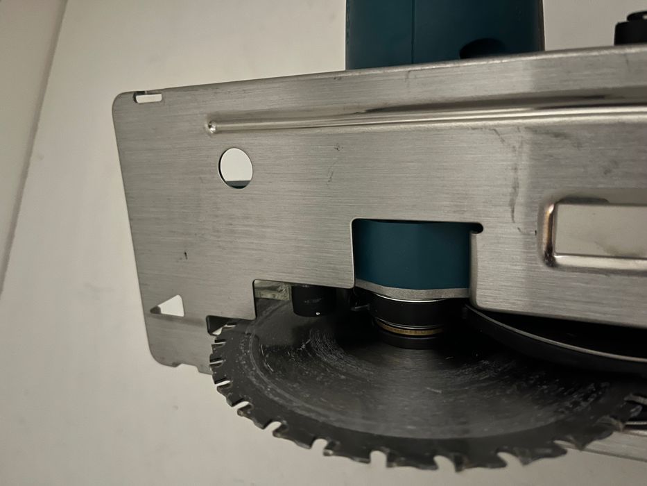 MAKITA Przecinarka piła do metalu akumulatorowa 18V 136x20 mm DCS552Z