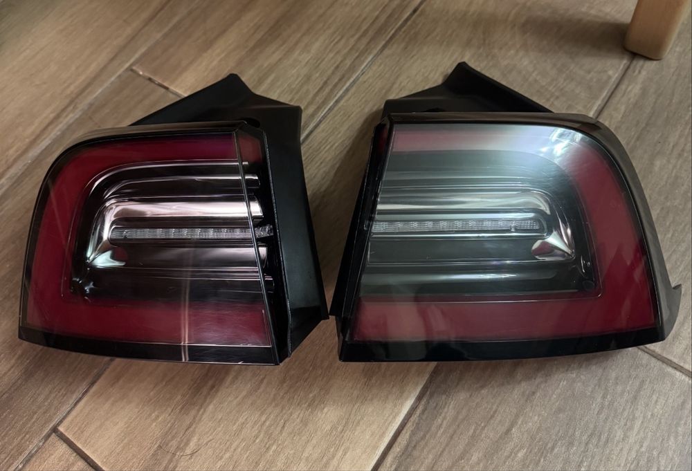 Tesla Model 3, задні ліхтарі