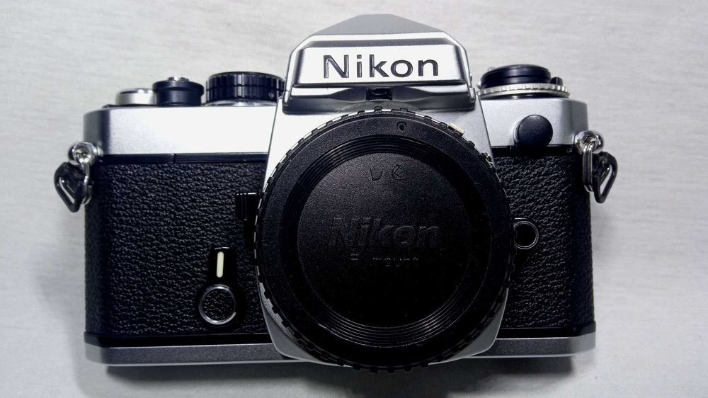Nikon FE комплект боди