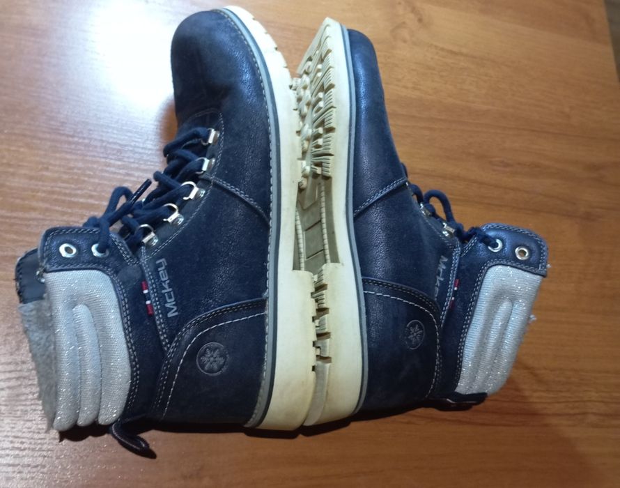 Buty skórzane zimowe trapery ocieplane granatowe Mckey 40 rozmiar