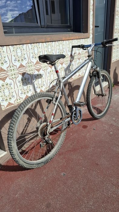 Bicicleta usada em bom estado