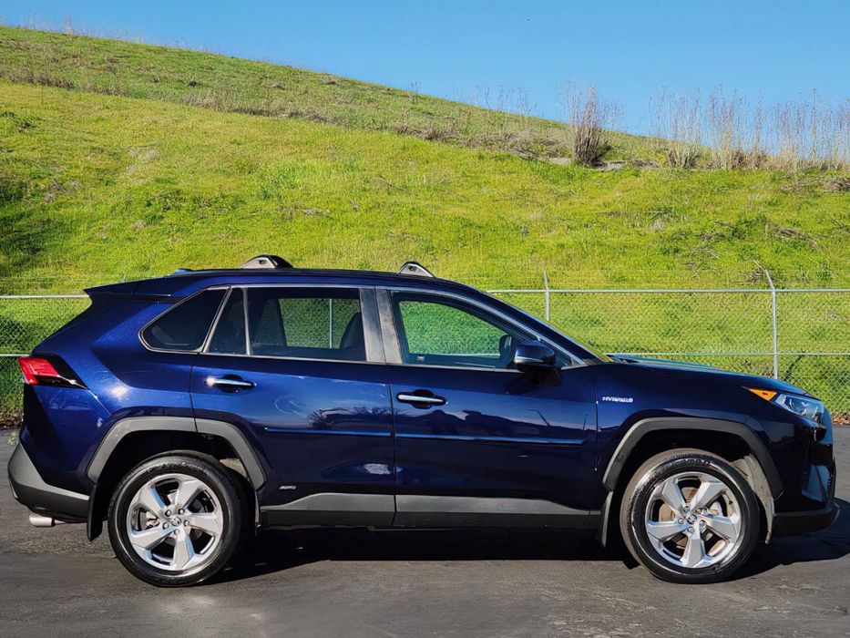 Toyota RAV4 Limited      2021