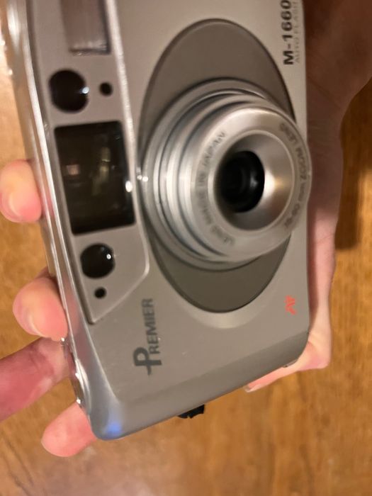 Premiere пленочный фотоаппарат