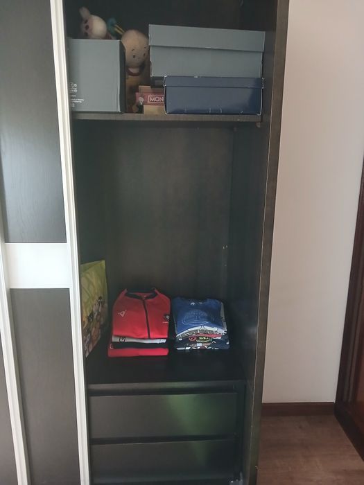 Roupeiro e 4 cortinas vendo em conjunto ou separado