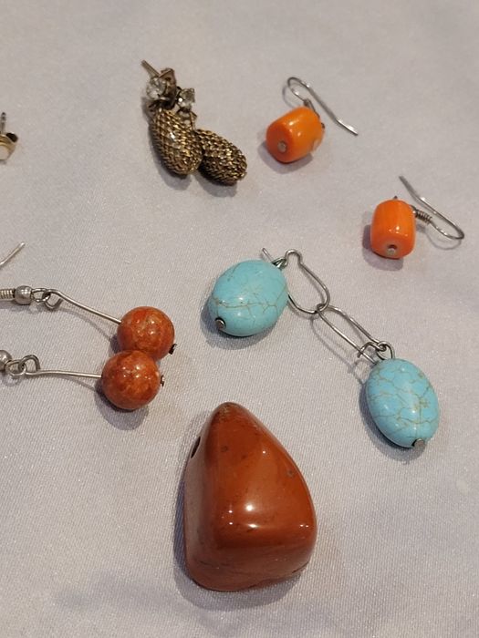 Zestaw biuzuterii srebro i kamienie