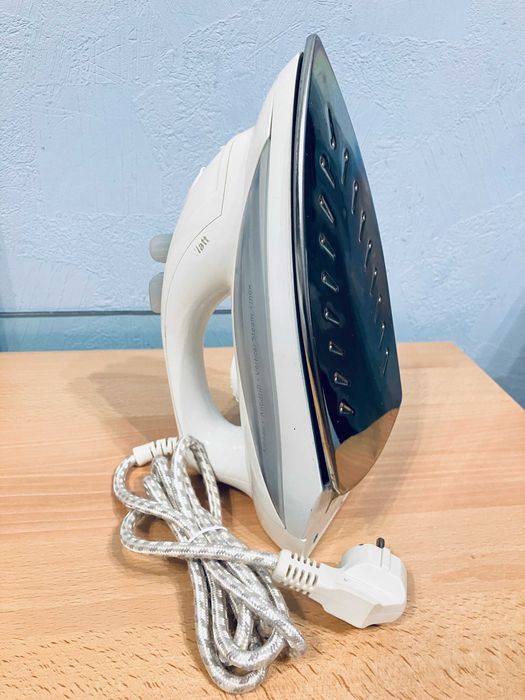 Утюг Clatronic DB2804