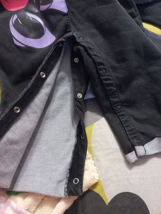 На дівчинку джинсовий комбінезон