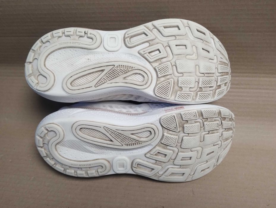 buty do biegania biegowe 42,5 Brooks Adrenaline 24