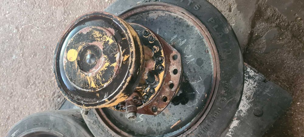 Silnik hydrauliczny, hydromotor POCLAIN MSE08-2-121-F08-1120-Ej00