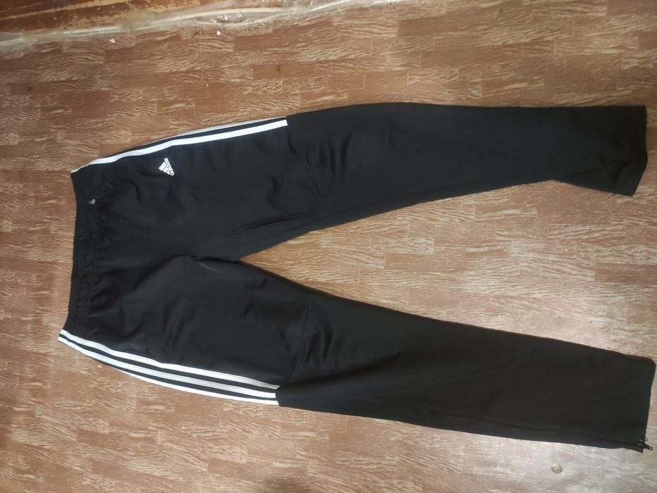 Штаны Adidas размер М