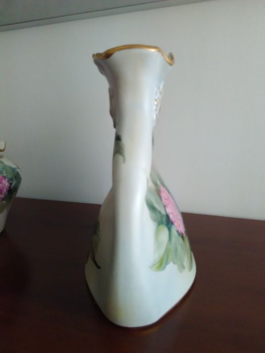 Louça pintada à mão