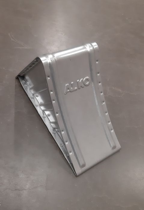 Противідкатний упор для причепу