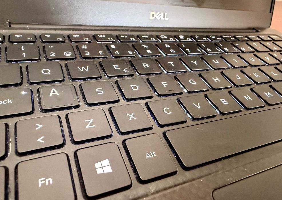 Dell XPS 13 9380|13.3"FullHD|i7-8565U|16Gb Ram|Ssd 512Gb |Bateria Nova