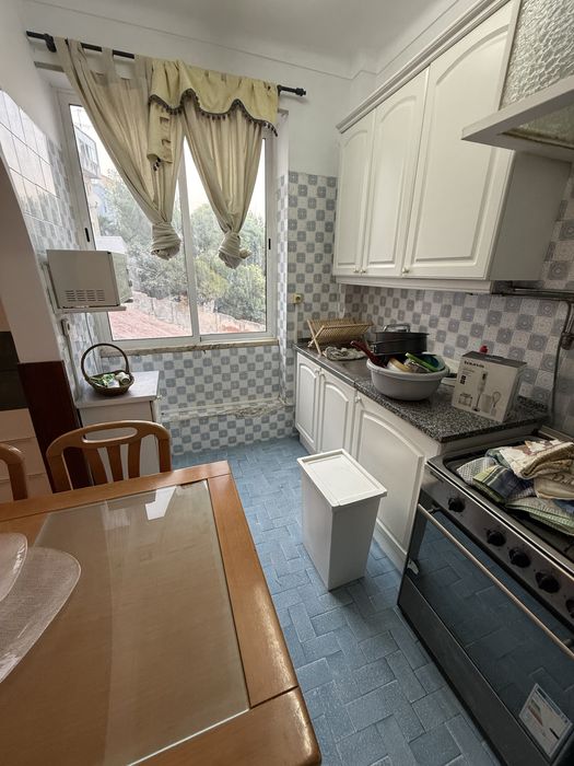 alugo Quarto alges (tudo incluido)