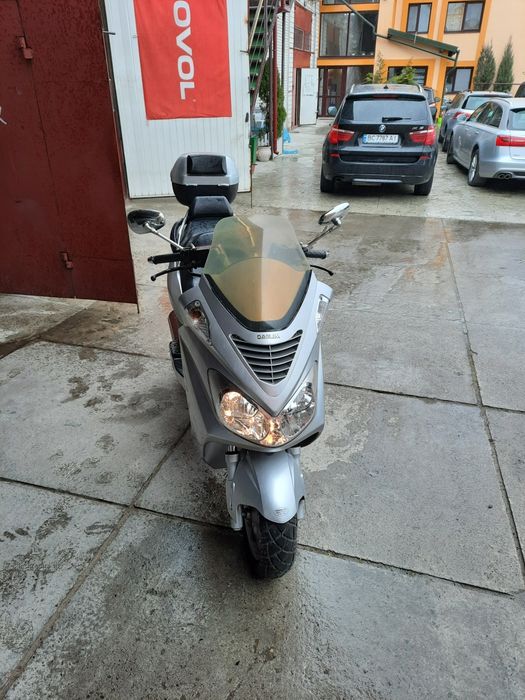 Maxi скутер Dealim S2 125
