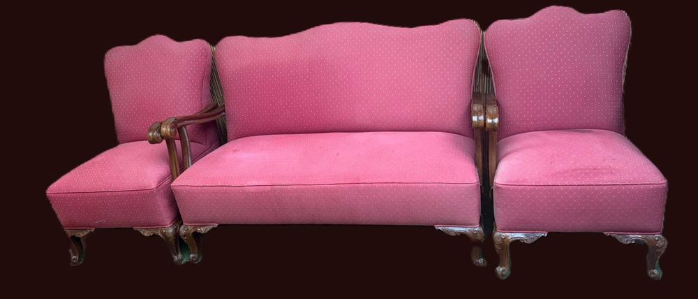 Conjunto de sala de estar estilo Rococo ou Luís XV em madeira esculpida