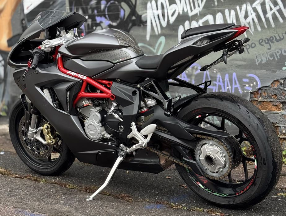MV Agusta F3 675  2015 рік
