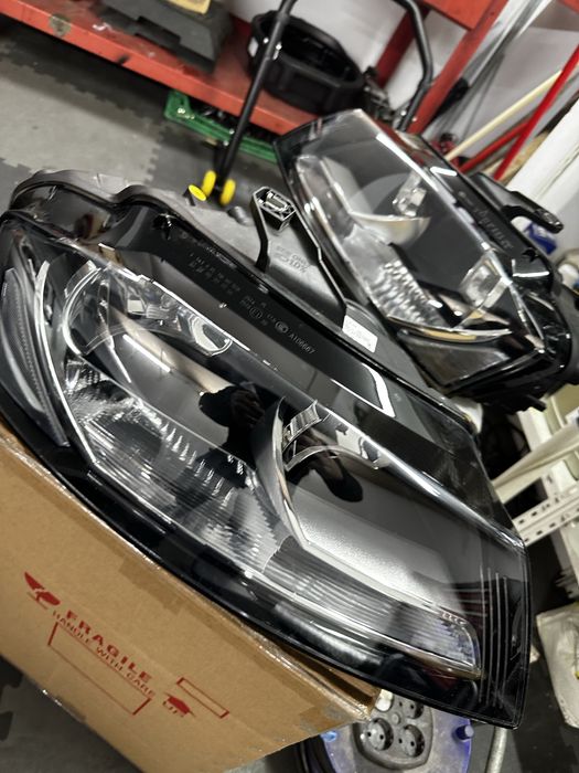 Vendo 2 farois originais audi A3 2008 a 2012