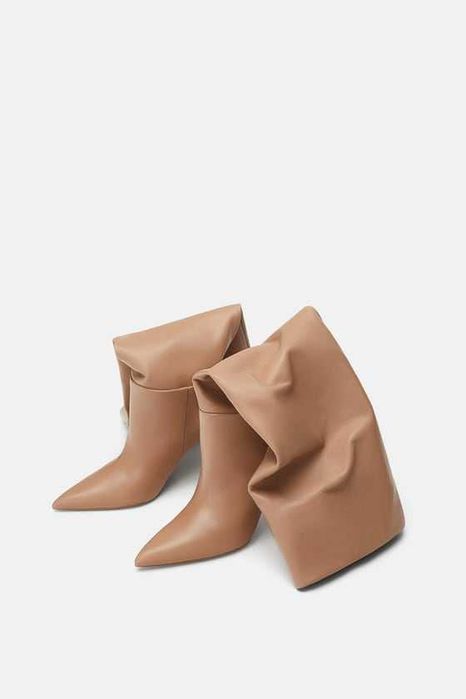 Botas cano alto em verdadeira pele suave da Zara