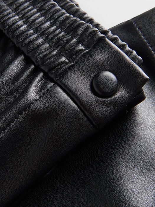 Штани зі штучної шкіри