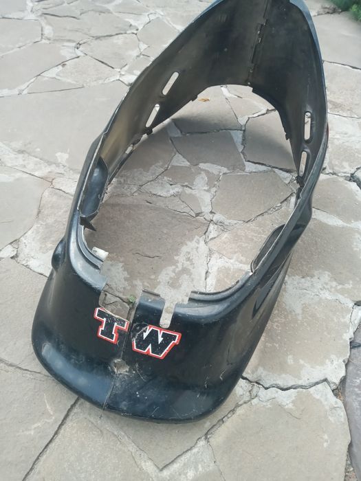 Пластик япон.  скутера Хонда Діо 18  -гарний стан