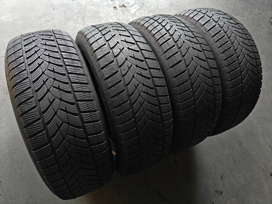 R17 225/60 103V XL шини зимові вживані на Кіа Спортейдж імпортні GoodYear Ultraprip Performance рік24 виробництво Германія