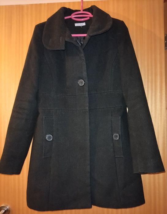 Casaco comprido de fazenda em cor preta